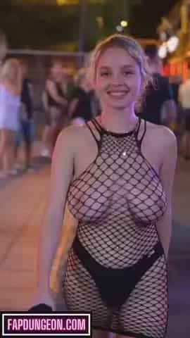 With Boobs Like This Who Can Blame Her For Showing Them Everywhere