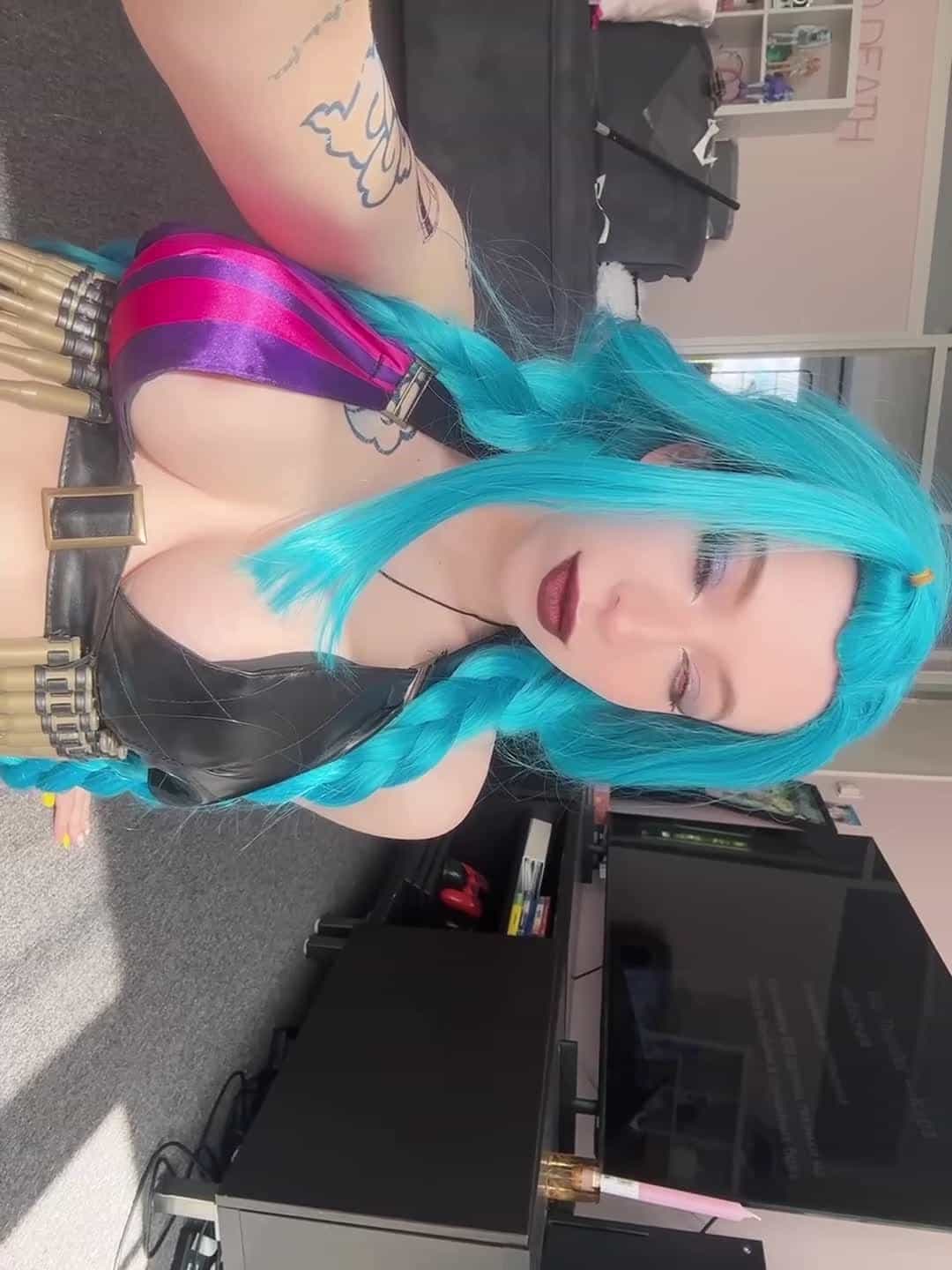 Review on Jinx's pussy (CyberlyCrush) [League Of Legends]