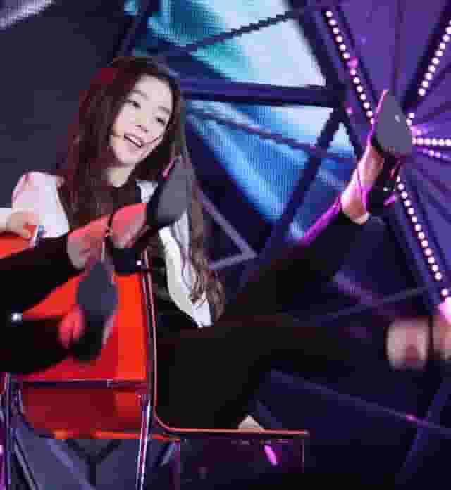 Red Velvet - Irene's Nice Chair