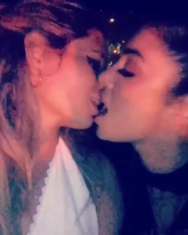 Noel Leon lesbian kiss