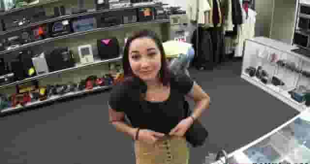 Karlee Grey flashing in a store [GIF]