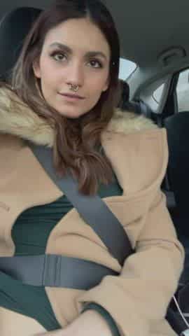 Flashing my pussy in the Uber