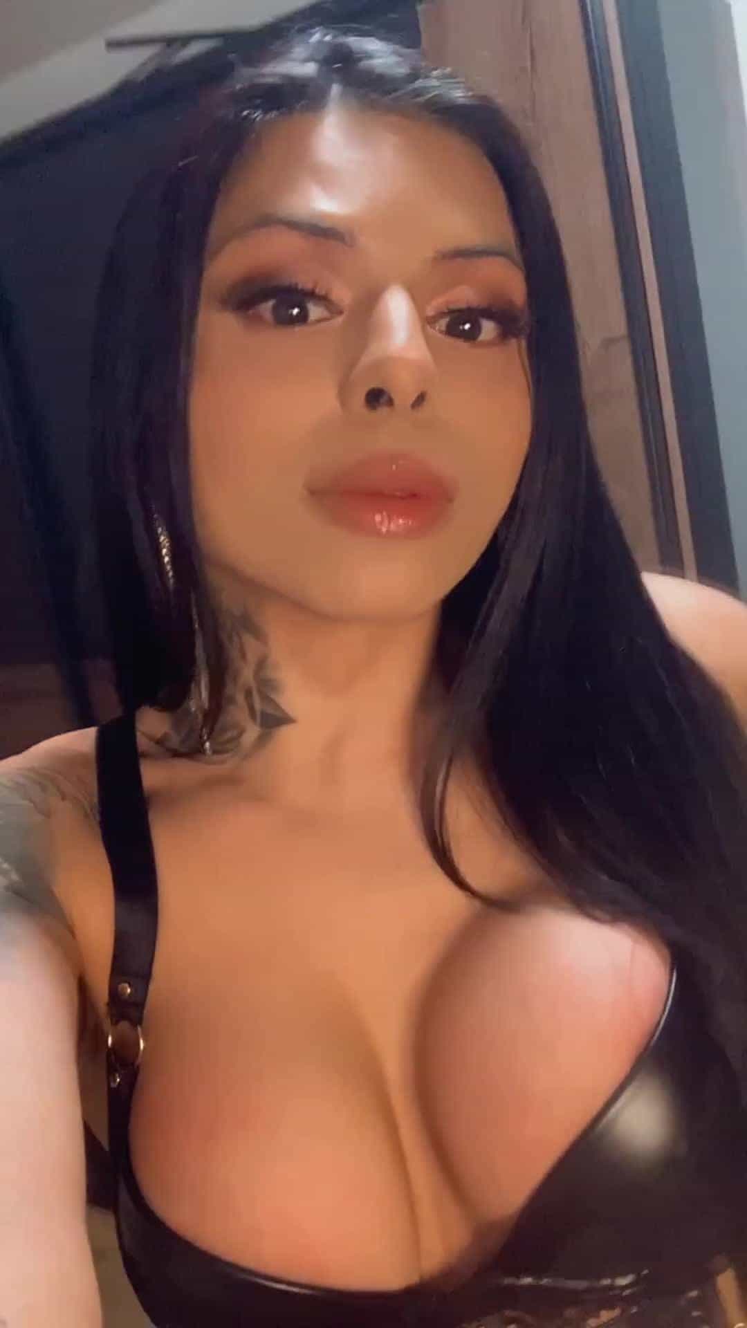 My top can barely hold my boobs 😛😛