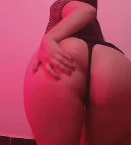 WOULD YOU LIKE TO FUCK THIS FAT ASS TOO? 💦