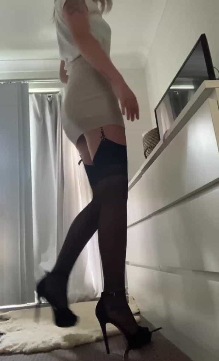 Over 6ft but it doesn’t stop me wearing heels!