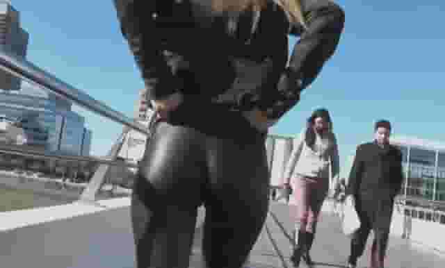 She teases her nice ass and cameltoe in her tight leggings in public while people are walking by [GI