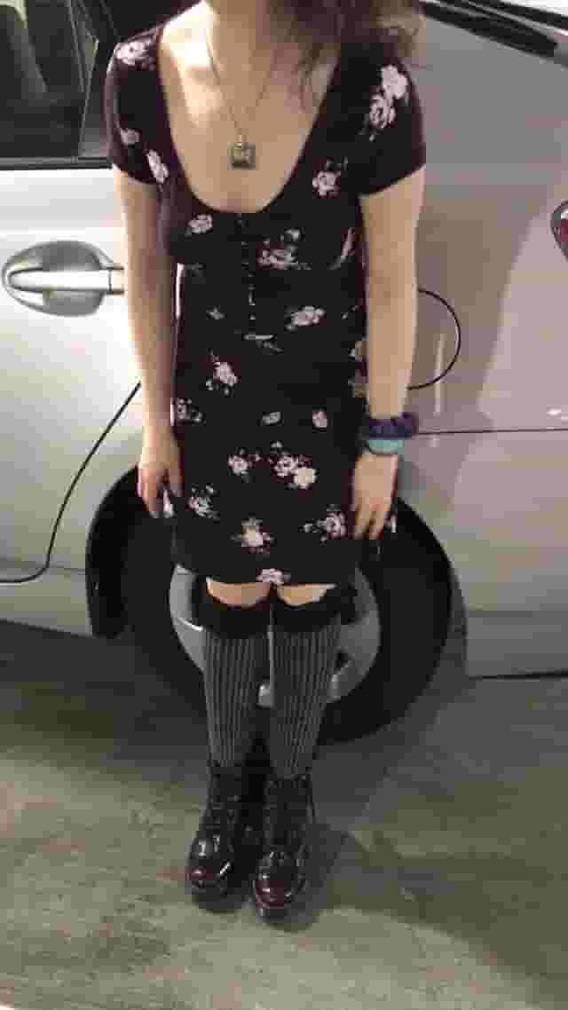 A little post-shopping fun in the parking garage [GIF]