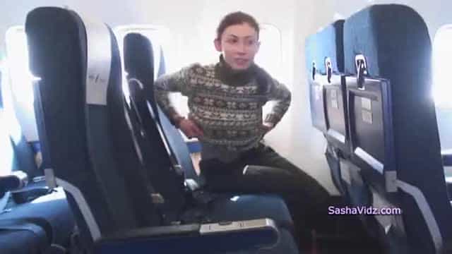 Sneaky flash while waiting for other passengers [GIF]
