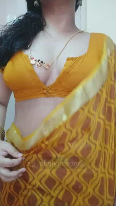 Quick question: Would you like to watch me wearing saree or stripping one?🤫 [F] Goodnight 💕