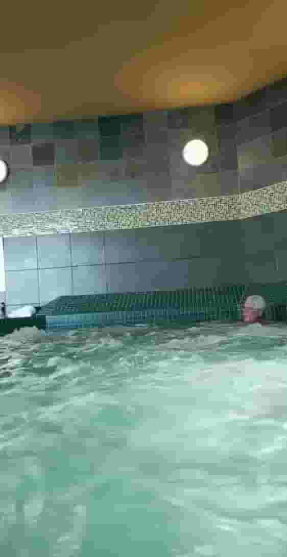 In a public jacuzzi with strangers f/36 [gif]