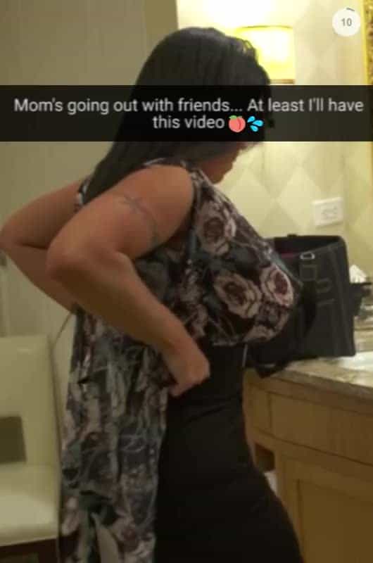 Mom's ass got me like 
