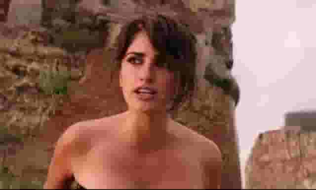 Penelope Cruz's plot gets grabbed in the new 'Zoolander 2' trailer [1 more in comments]