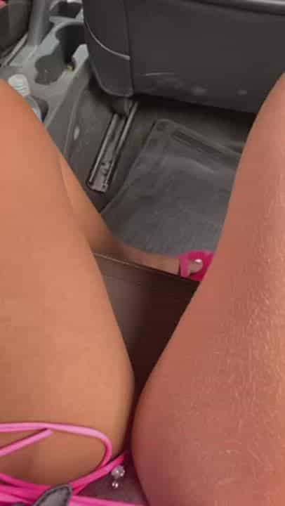 Showing my big clit in the Uber [f]