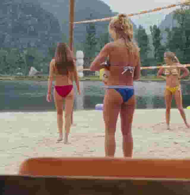 Jaime Pressly - Beach Volley plot in Dead Or Alive