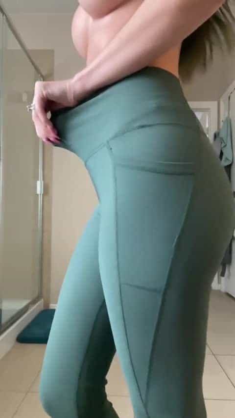 I guess I can see why men love women in yoga pants so much :)