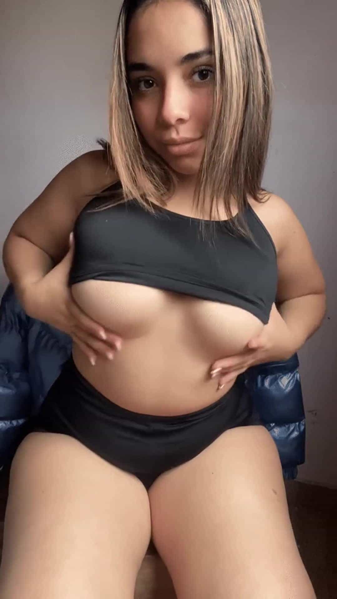 Only thing missing is a dick between my big boobs				