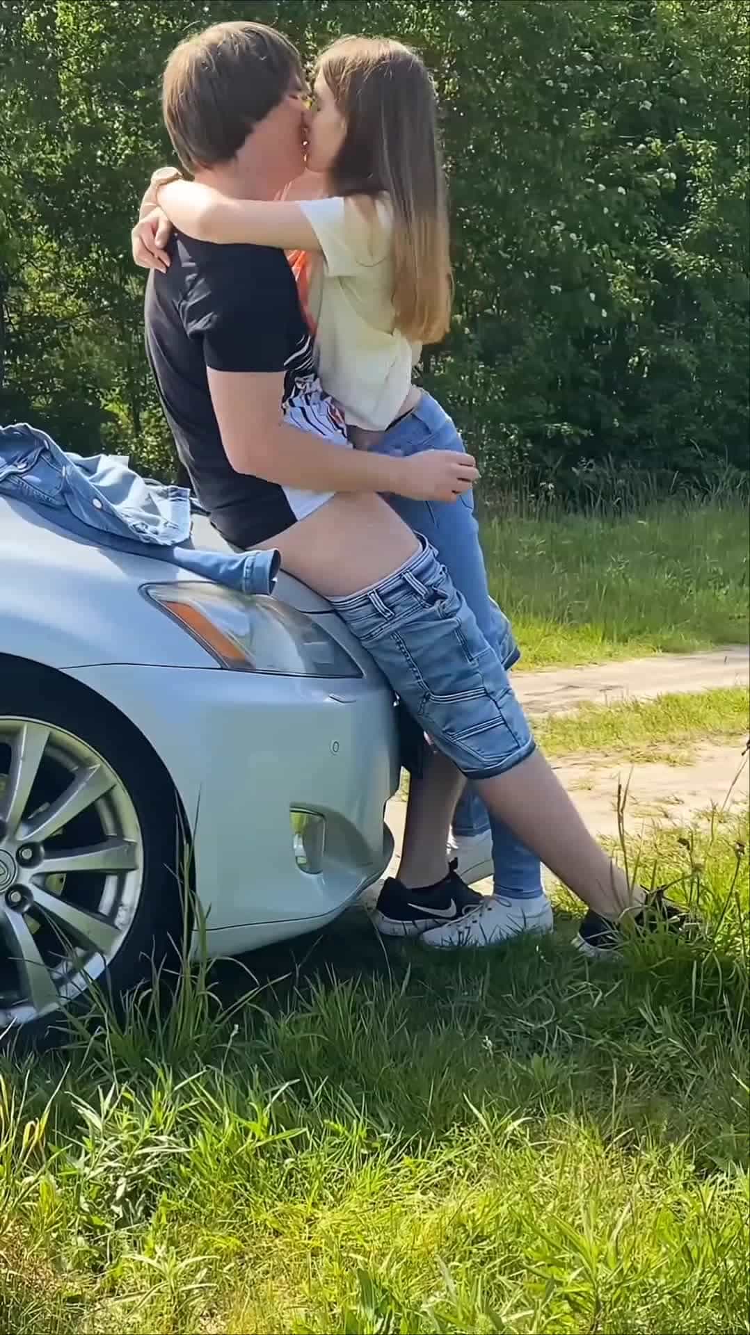 Kissing and licking dick while stopping at the side road