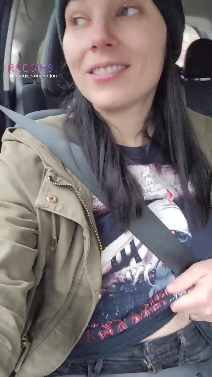 Everyone loves taking me on road trips [GIF]