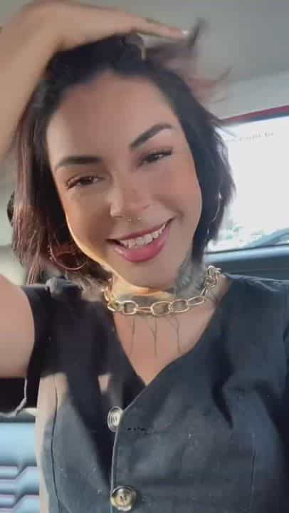 Adorable Surprise in the Back Seat [Need ID!] 😍🍆