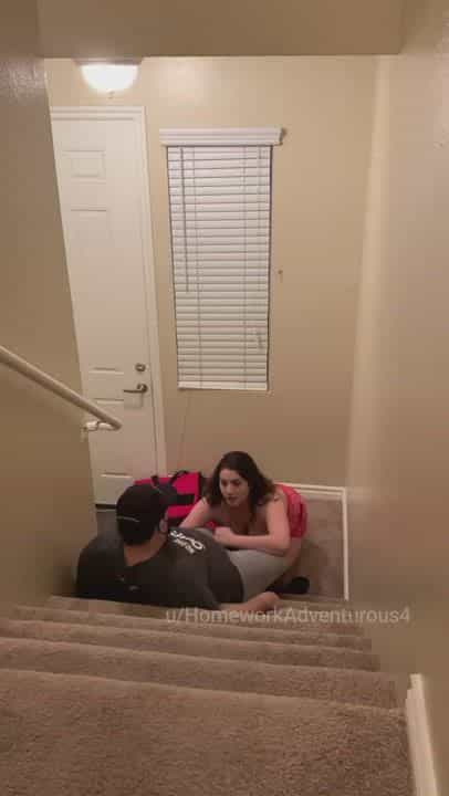 I dared my wife to seduce the pizza guy [Sound on, click redgifs link]