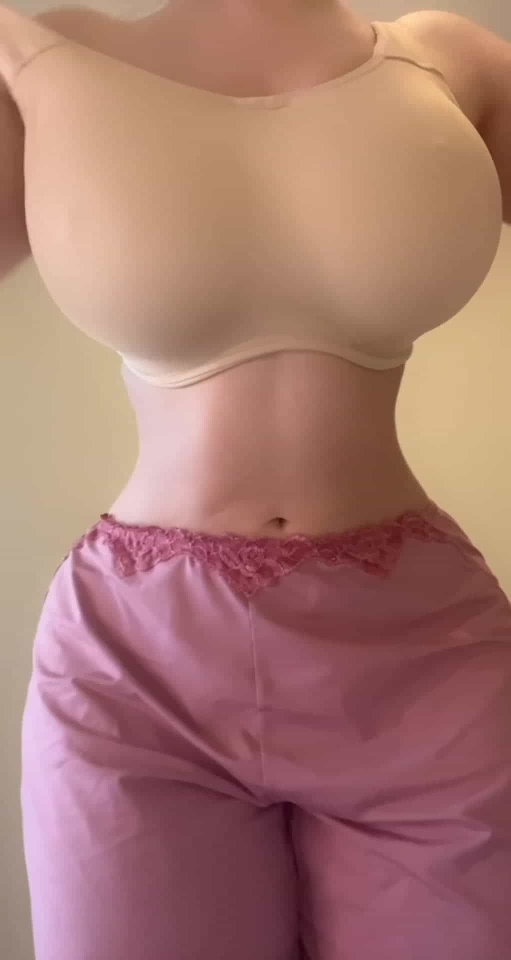 Huge natural tits (reveal)