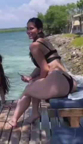 Sofia Yunes and her thicc Mexican body in bikini