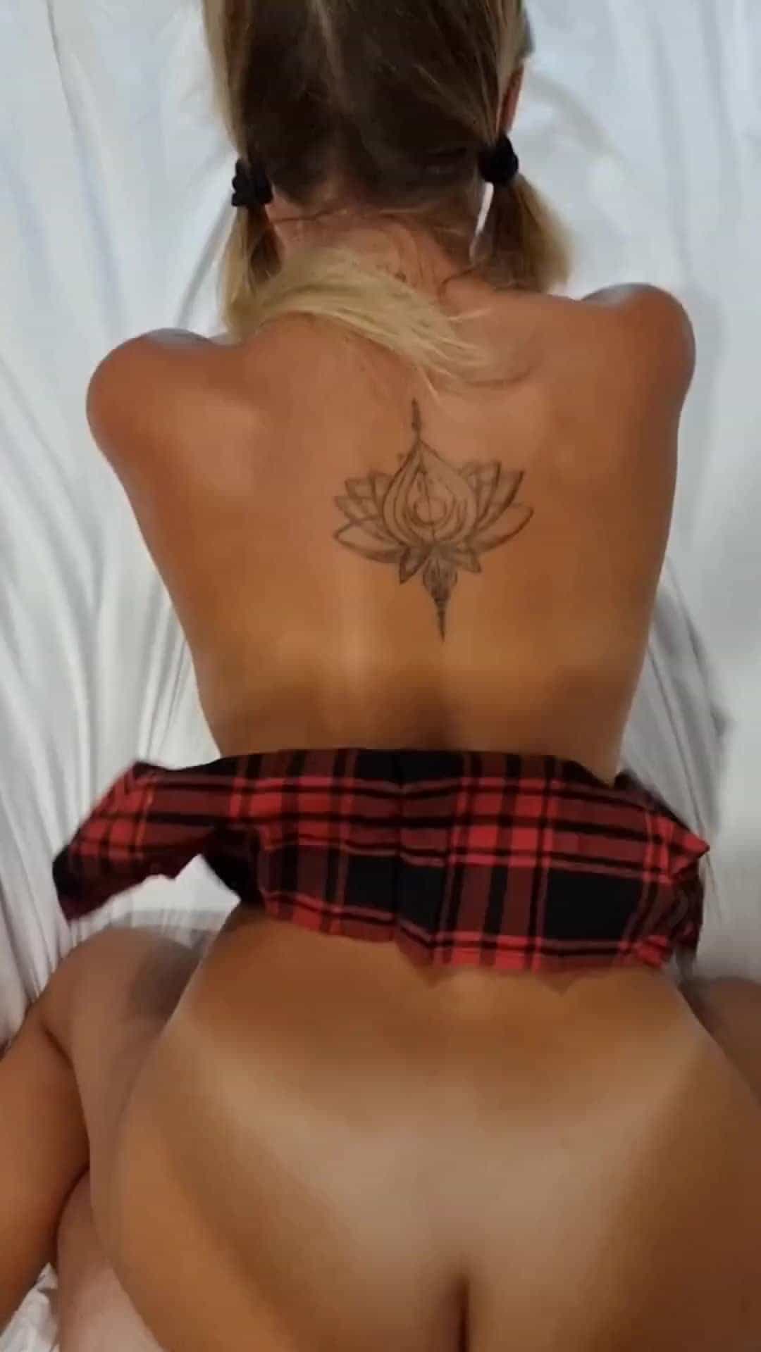 wonder if youd find my tanlines hot if you were fucking me doggy?