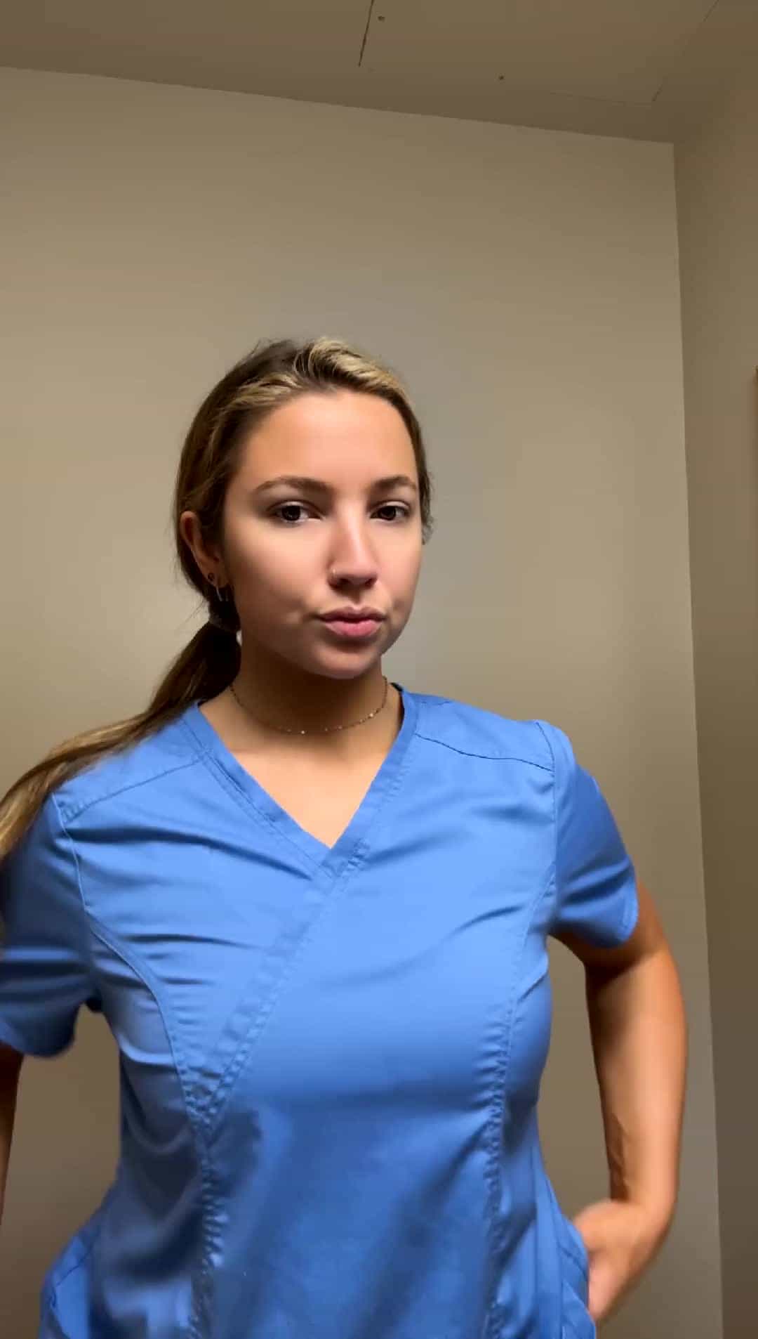 The real healthcare heroes show their tits at work hehe🥵