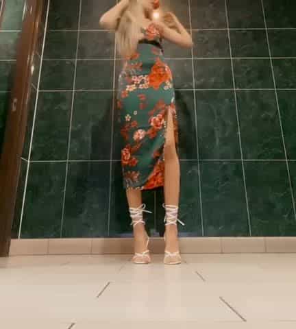 Do u like watching me play with my pussy in public toilets?💋